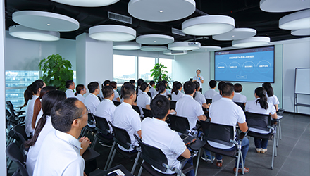 J9����-����վ����